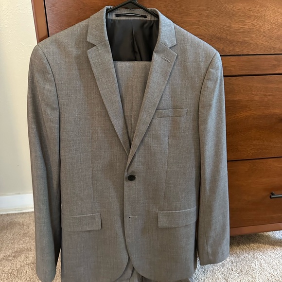 H&M Slim Fit Suit - jacket 38r and pants 33r - Picture 1 of 6